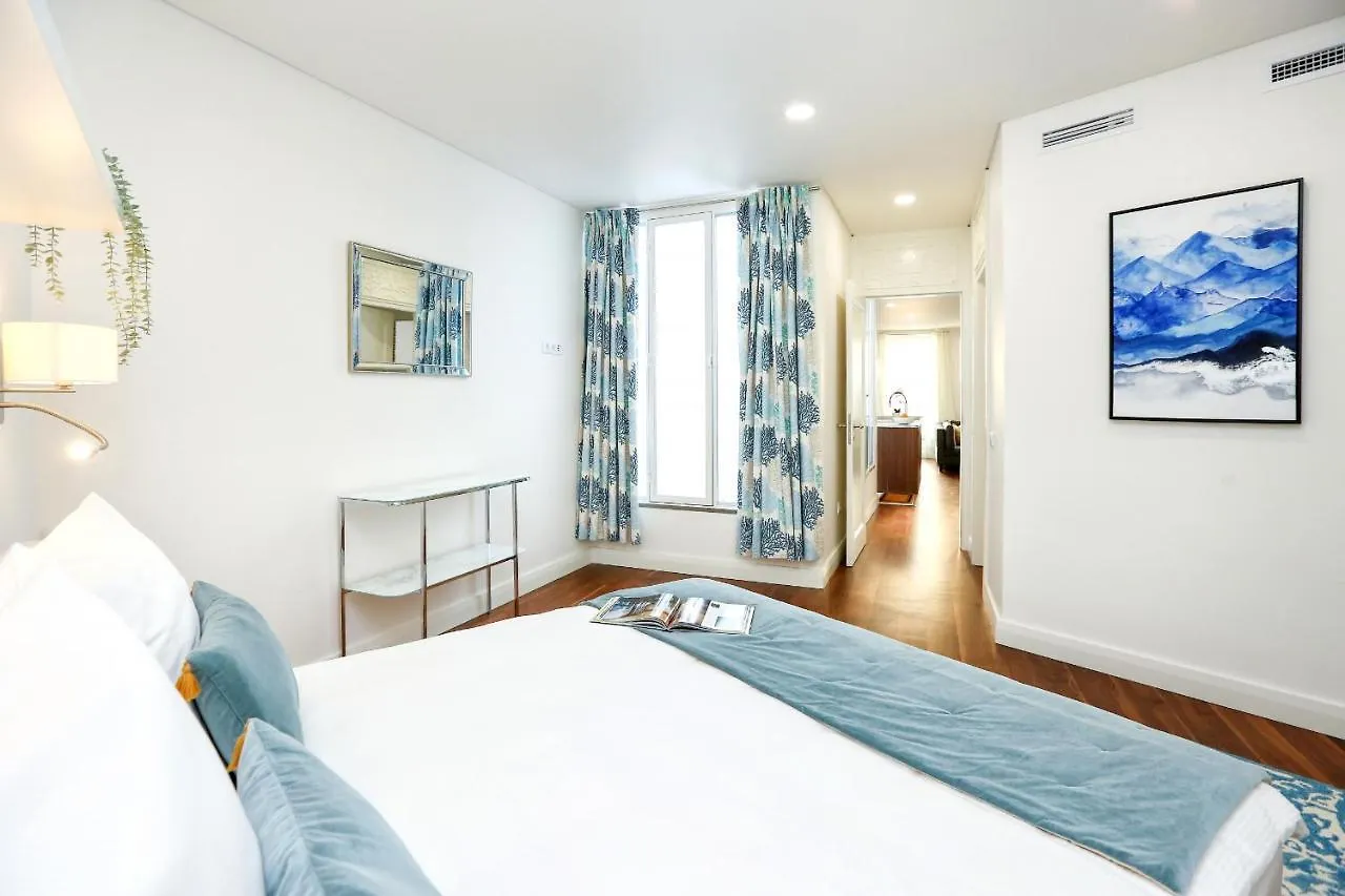 Green & Gorgeous - 3 Bedroom Getaway In The Heart Faro Apartment