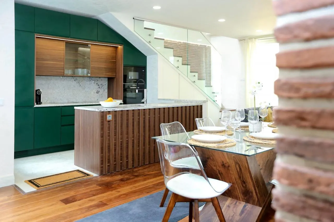 Green & Gorgeous - 3 Bedroom Getaway In The Heart Faro
